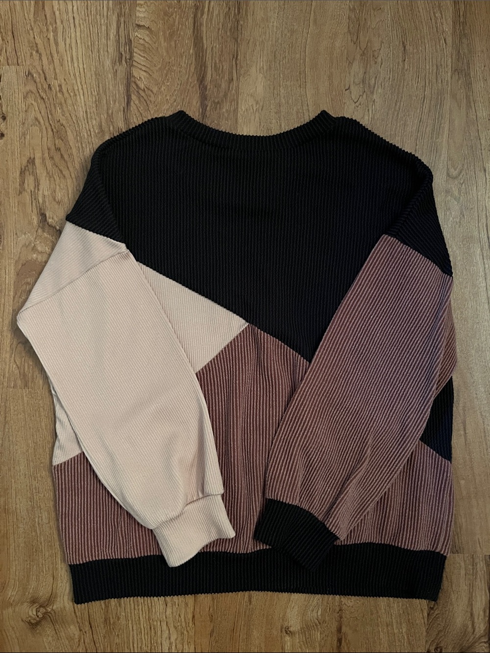 White Birch Oversized Long Sleeve Colorblock Top - Picture 7 of 8
